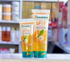 Himalaya Dark Spot Clearing Turmeric Face Wash - 100ml + Get 50ml Face Wash Free